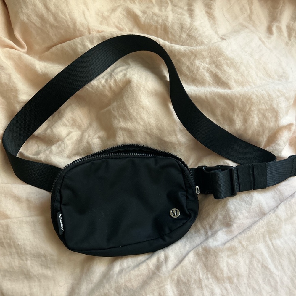 Lululemon Everywhere Belt Bag 1L